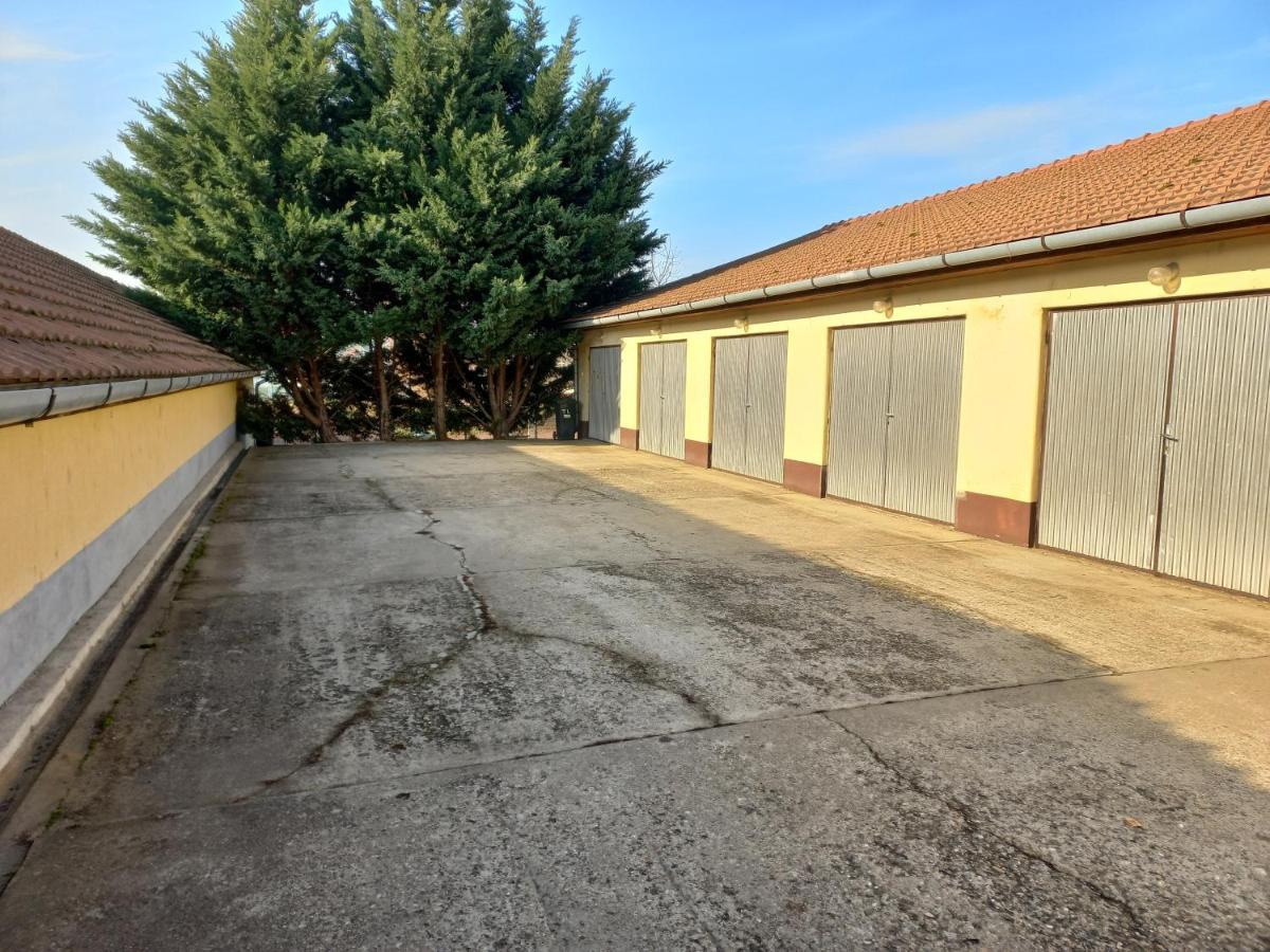 Belvárosi Apartman Vásárosnamény Vasarosnameny Exterior foto